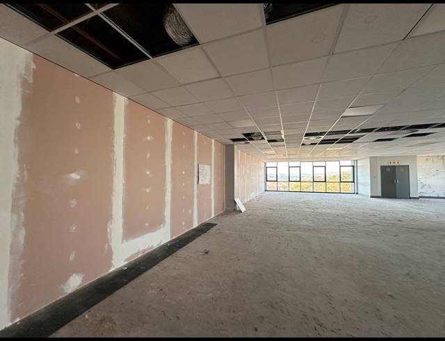 311.70M² OFFICE TO LET IN IRENE